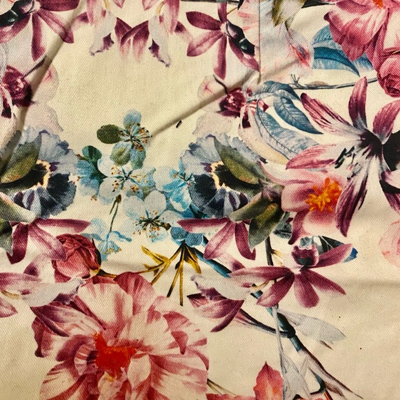 J.C. Penney Multicolor Floral Shorts - Picture 3 of 5